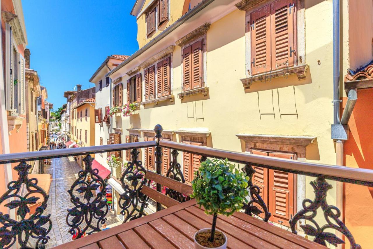 Two Bedroom Apartment La Mer Porec Bagian luar foto